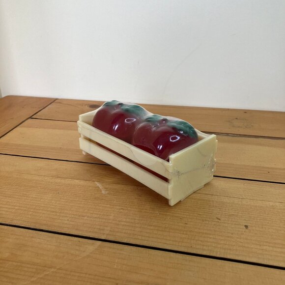 Apple Shape Salt & Pepper Shaker Set Vintage Plastic New in Package - Picture 5 of 6